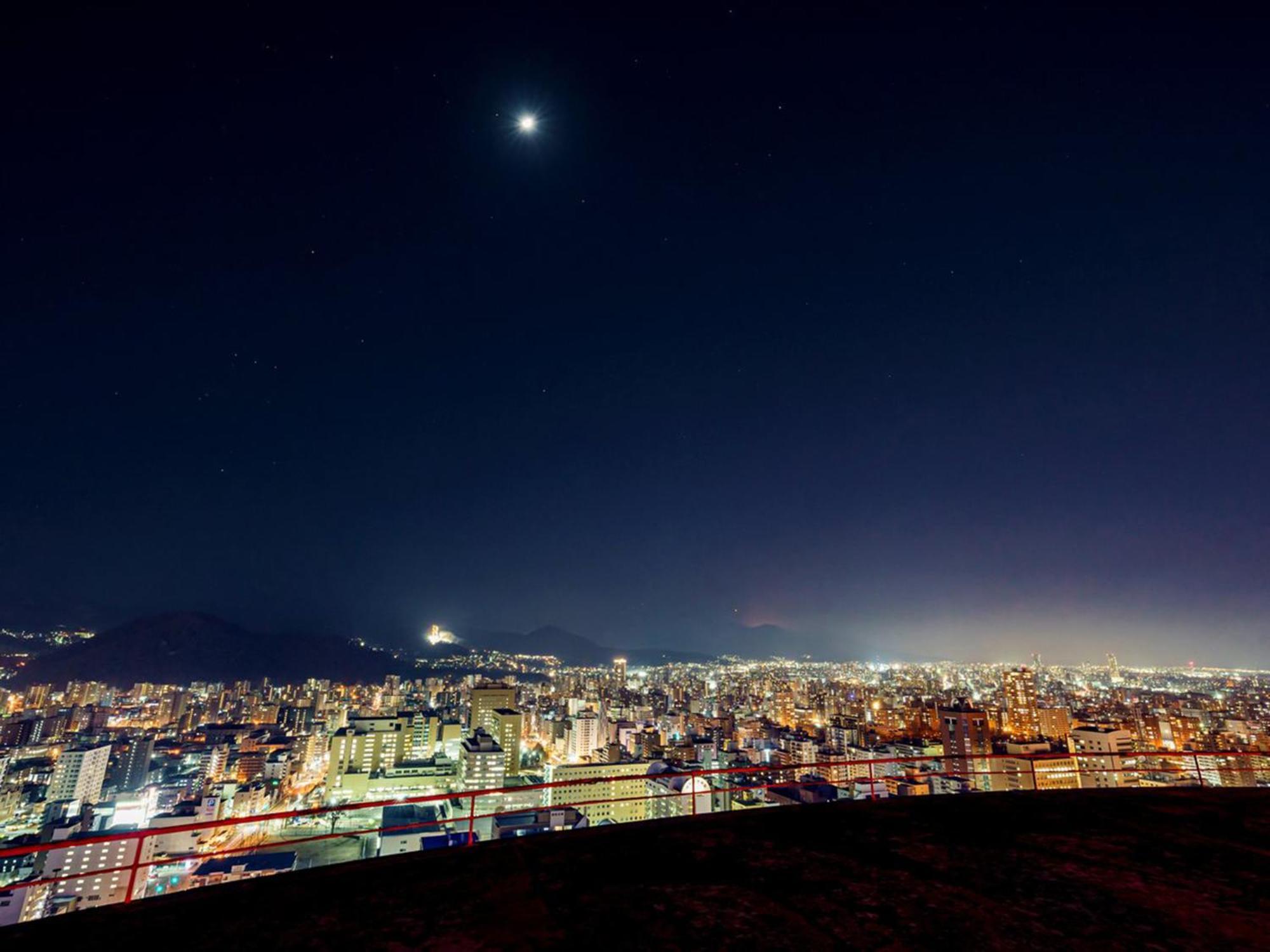 札幌王子酒店 外观 照片 View of Athens at night