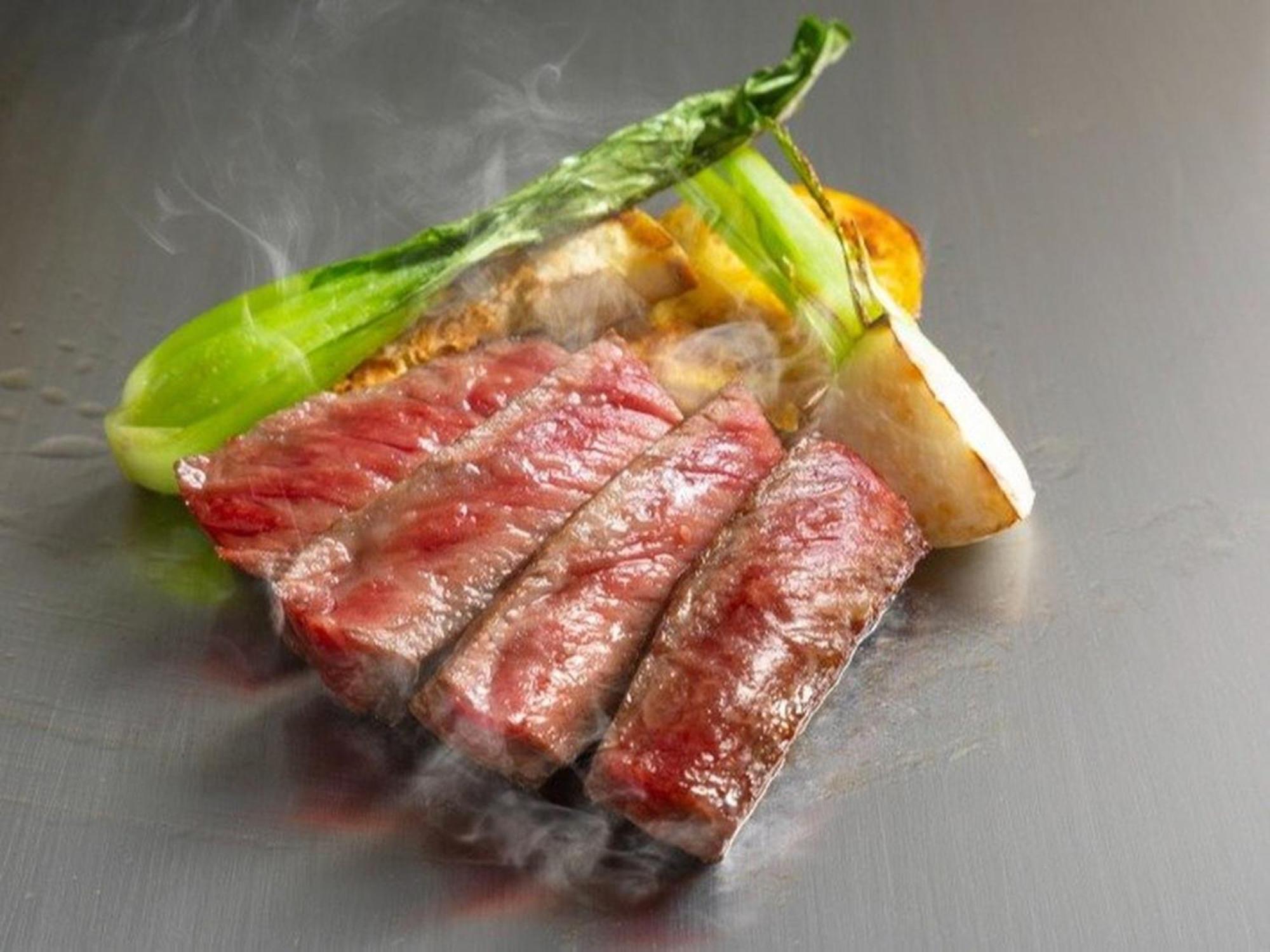 札幌王子酒店 外观 照片 A steak prepared using the cooking technique of sous-vide